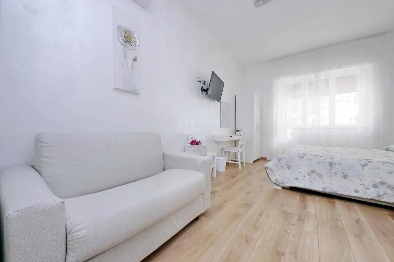 B&B Giuly Fiumicino Dış mekan fotoğraf