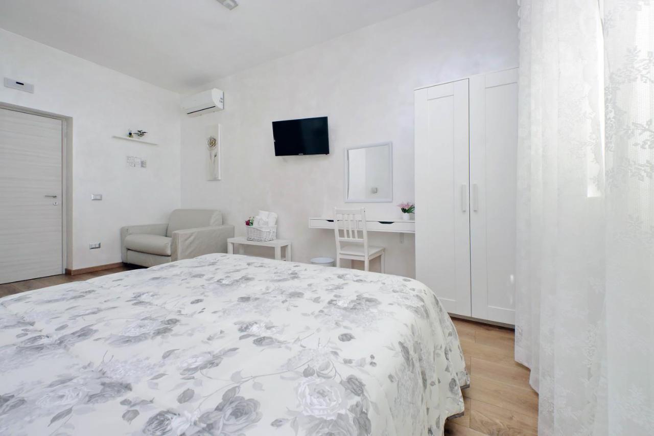 B&B Giuly Fiumicino Dış mekan fotoğraf